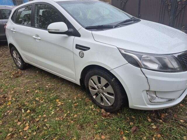 Киа Рио 2012 в Броварах на Automoto.ua Белый Киа Рио, объемом двигателя 1.6 л и пробегом 288 тыс. км за 5300 $, фото 1 на Automoto.ua