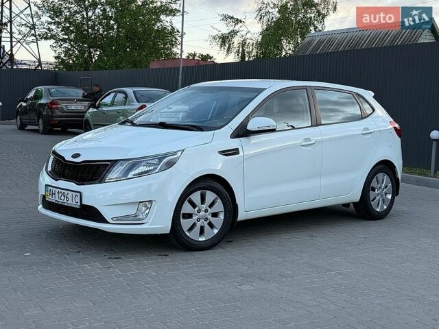Белый Киа Рио, объемом двигателя 1.59 л и пробегом 28 тыс. км за 10000 $, фото 7 на Automoto.ua
