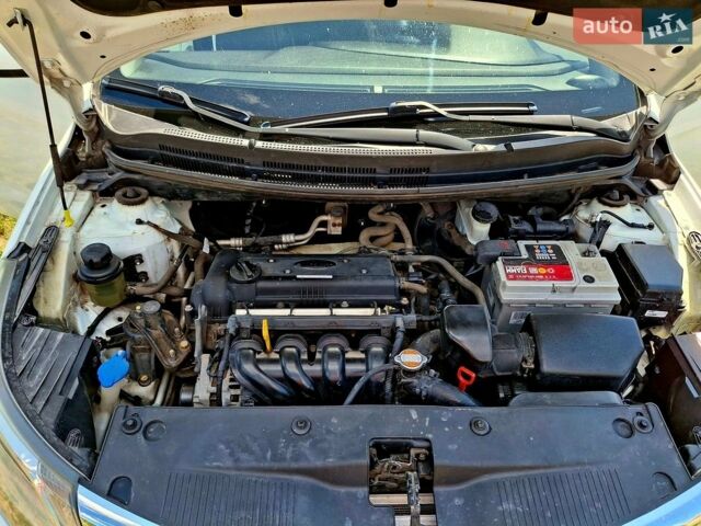 Білий Кіа Ріо, об'ємом двигуна 1.6 л та пробігом 185 тис. км за 7899 $, фото 17 на Automoto.ua