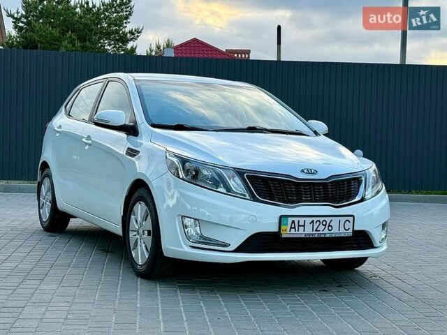 Белый Киа Рио, объемом двигателя 1.59 л и пробегом 28 тыс. км за 10000 $, фото 33 на Automoto.ua