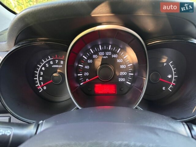 Белый Киа Рио, объемом двигателя 1.6 л и пробегом 239 тыс. км за 7900 $, фото 5 на Automoto.ua