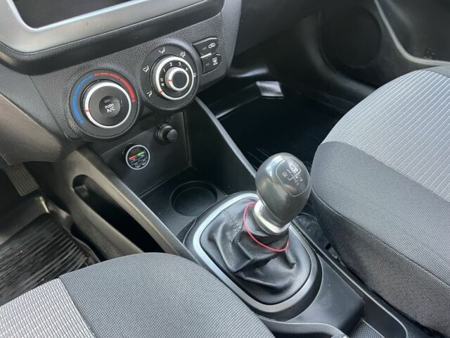 Белый Киа Рио, объемом двигателя 1.4 л и пробегом 279 тыс. км за 7000 $, фото 13 на Automoto.ua