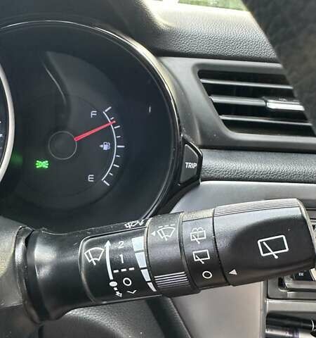 Білий Кіа Ріо, об'ємом двигуна 1.4 л та пробігом 128 тис. км за 8000 $, фото 36 на Automoto.ua