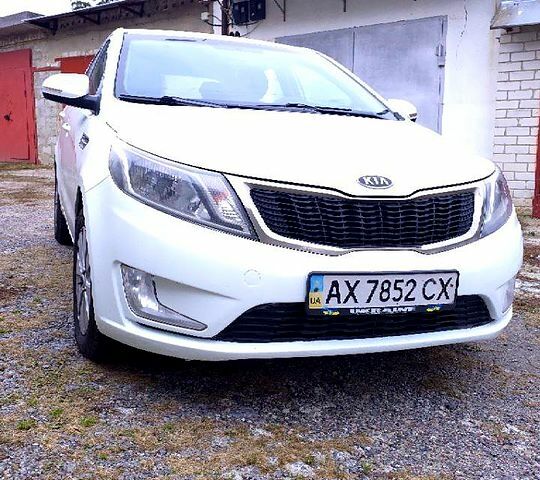 Белый Киа Рио, объемом двигателя 1.6 л и пробегом 296 тыс. км за 5500 $, фото 5 на Automoto.ua
