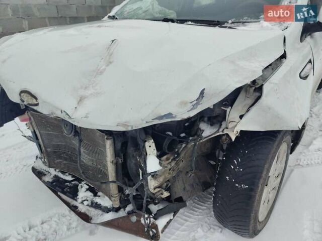 Белый Киа Рио, объемом двигателя 1.59 л и пробегом 185 тыс. км за 4000 $, фото 10 на Automoto.ua