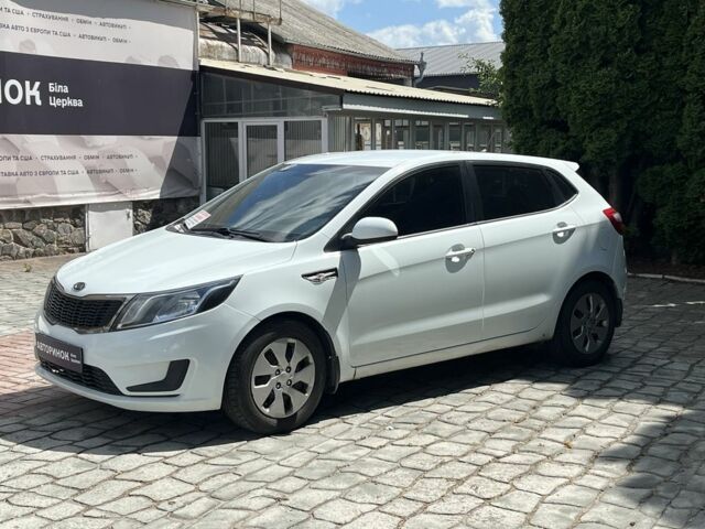 Белый Киа Рио, объемом двигателя 1.4 л и пробегом 279 тыс. км за 7000 $, фото 6 на Automoto.ua