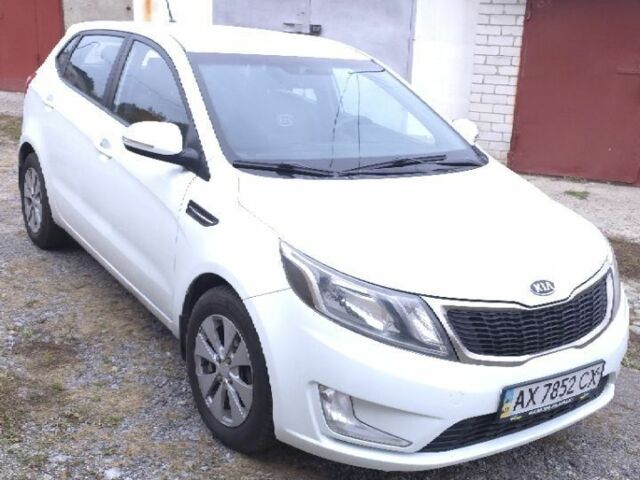 Білий Кіа Ріо, об'ємом двигуна 1.59 л та пробігом 296 тис. км за 5500 $, фото 17 на Automoto.ua