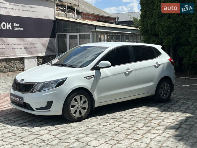 Білий Кіа Ріо, об'ємом двигуна 1.4 л та пробігом 279 тис. км за 7200 $, фото 6 на Automoto.ua