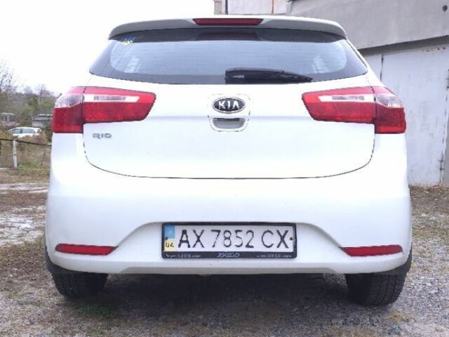 Білий Кіа Ріо, об'ємом двигуна 1.59 л та пробігом 296 тис. км за 5500 $, фото 9 на Automoto.ua