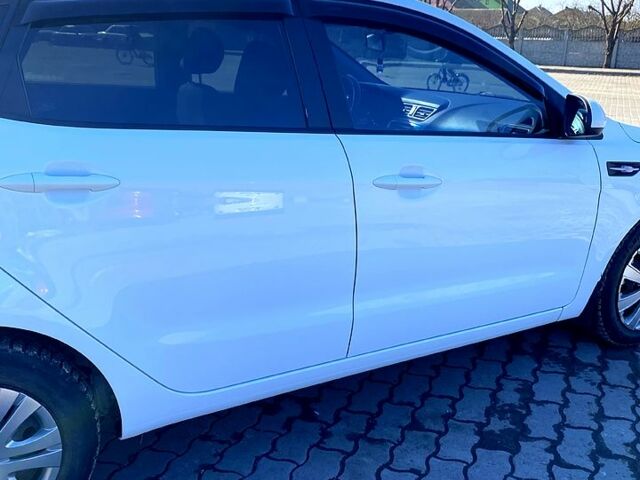 Белый Киа Рио, объемом двигателя 1.4 л и пробегом 102 тыс. км за 6850 $, фото 10 на Automoto.ua