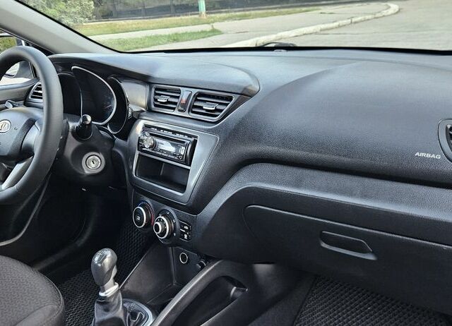 Белый Киа Рио, объемом двигателя 1.4 л и пробегом 105 тыс. км за 6300 $, фото 15 на Automoto.ua