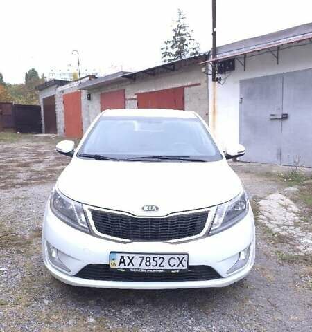 Белый Киа Рио, объемом двигателя 1.59 л и пробегом 296 тыс. км за 6200 $, фото 2 на Automoto.ua