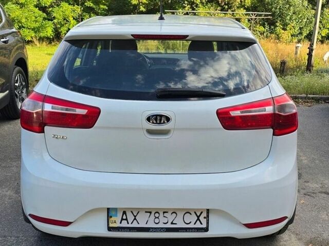 Белый Киа Рио, объемом двигателя 1.6 л и пробегом 299 тыс. км за 5800 $, фото 9 на Automoto.ua