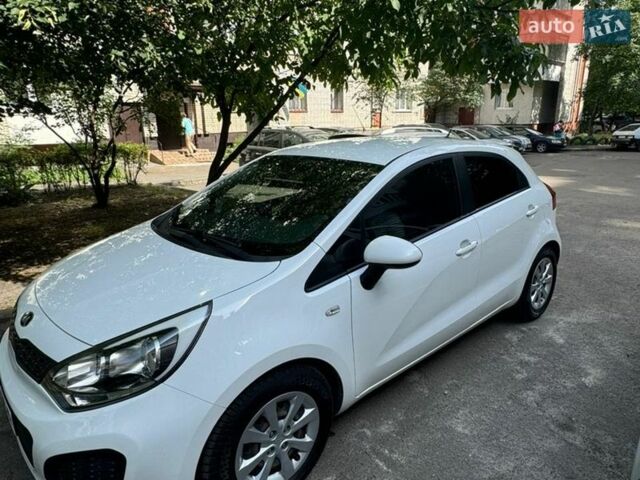 Белый Киа Рио, объемом двигателя 1.25 л и пробегом 144 тыс. км за 7000 $, фото 7 на Automoto.ua