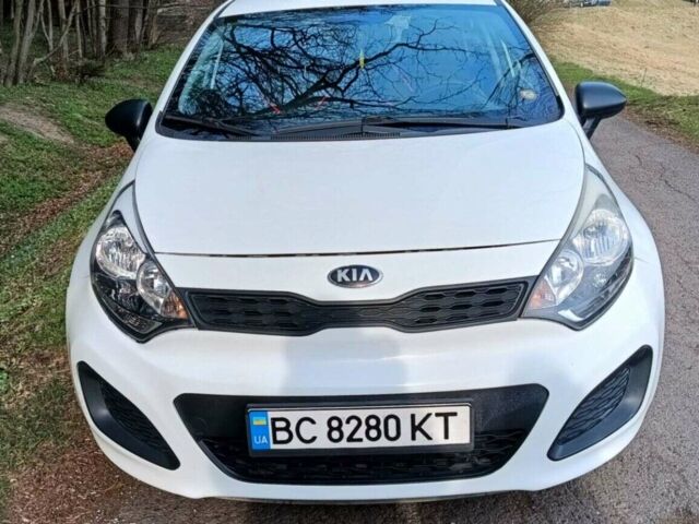Білий Кіа Ріо, об'ємом двигуна 1.1 л та пробігом 210 тис. км за 6300 $, фото 4 на Automoto.ua