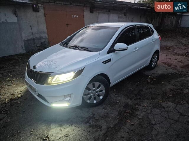 Білий Кіа Ріо, об'ємом двигуна 1.6 л та пробігом 127 тис. км за 8650 $, фото 21 на Automoto.ua