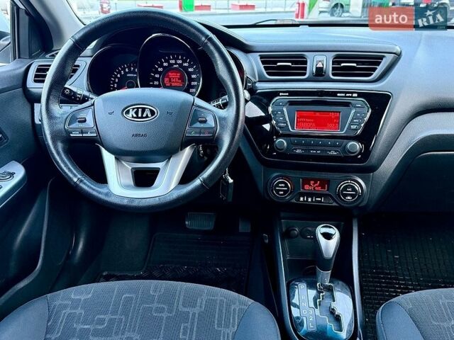 Белый Киа Рио, объемом двигателя 1.59 л и пробегом 28 тыс. км за 10000 $, фото 44 на Automoto.ua