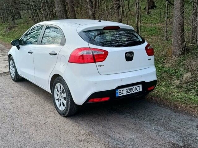Білий Кіа Ріо, об'ємом двигуна 1.1 л та пробігом 210 тис. км за 6300 $, фото 17 на Automoto.ua