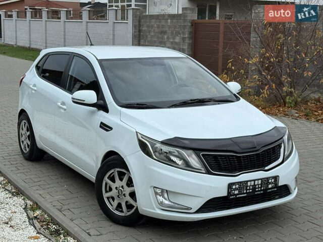 Білий Кіа Ріо, об'ємом двигуна 1.59 л та пробігом 163 тис. км за 8200 $, фото 12 на Automoto.ua