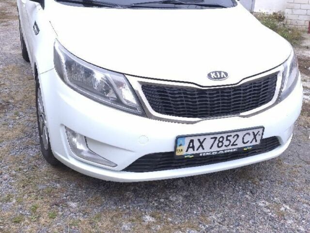 Білий Кіа Ріо, об'ємом двигуна 1.59 л та пробігом 296 тис. км за 5500 $, фото 4 на Automoto.ua