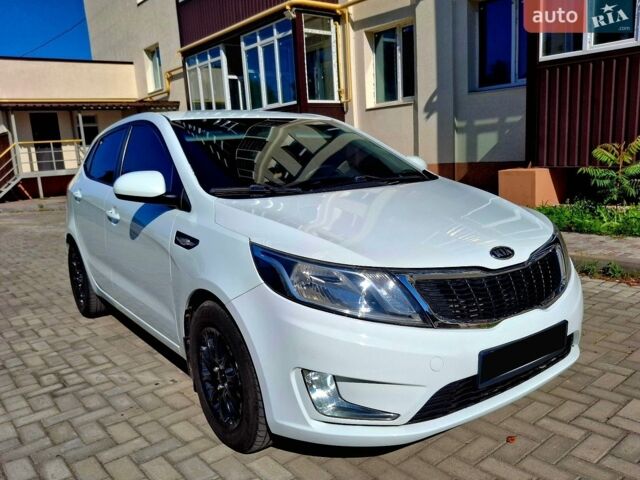 Білий Кіа Ріо, об'ємом двигуна 1.6 л та пробігом 185 тис. км за 7899 $, фото 1 на Automoto.ua