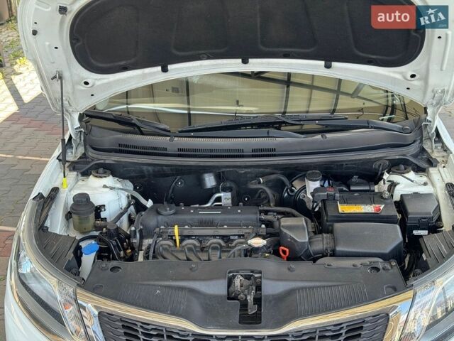Белый Киа Рио, объемом двигателя 1.6 л и пробегом 138 тыс. км за 9500 $, фото 49 на Automoto.ua