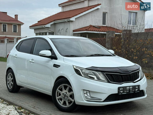 Білий Кіа Ріо, об'ємом двигуна 1.59 л та пробігом 163 тис. км за 8200 $, фото 15 на Automoto.ua