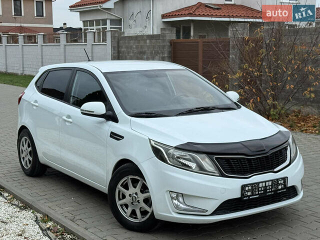 Білий Кіа Ріо, об'ємом двигуна 1.59 л та пробігом 163 тис. км за 8200 $, фото 13 на Automoto.ua