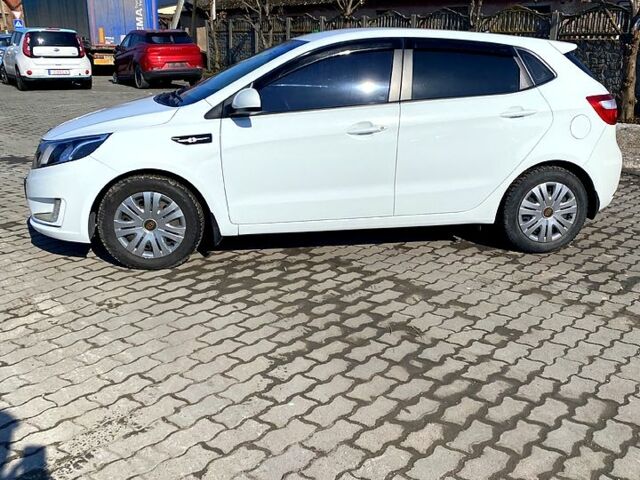 Белый Киа Рио, объемом двигателя 1.4 л и пробегом 102 тыс. км за 6850 $, фото 3 на Automoto.ua