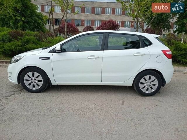 Белый Киа Рио, объемом двигателя 1.6 л и пробегом 28 тыс. км за 9500 $, фото 6 на Automoto.ua
