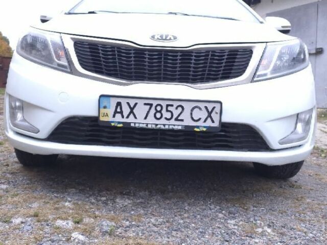 Білий Кіа Ріо, об'ємом двигуна 1.59 л та пробігом 296 тис. км за 5500 $, фото 5 на Automoto.ua