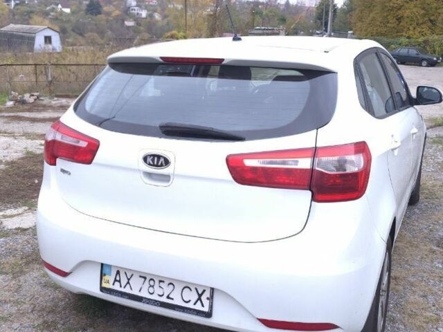 Білий Кіа Ріо, об'ємом двигуна 1.59 л та пробігом 296 тис. км за 5500 $, фото 15 на Automoto.ua