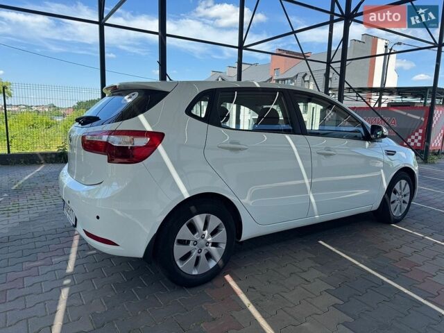 Белый Киа Рио, объемом двигателя 1.6 л и пробегом 138 тыс. км за 9500 $, фото 7 на Automoto.ua