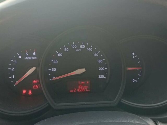 Білий Кіа Ріо, об'ємом двигуна 1.1 л та пробігом 210 тис. км за 6300 $, фото 27 на Automoto.ua