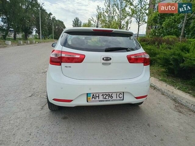 Белый Киа Рио, объемом двигателя 1.6 л и пробегом 28 тыс. км за 9500 $, фото 5 на Automoto.ua