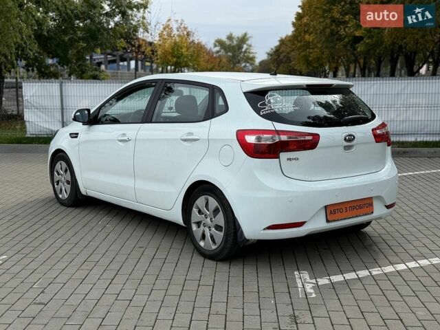 Білий Кіа Ріо, об'ємом двигуна 1.6 л та пробігом 99 тис. км за 8700 $, фото 5 на Automoto.ua