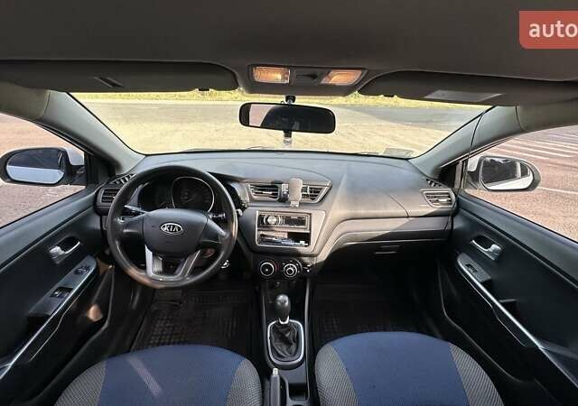 Білий Кіа Ріо, об'ємом двигуна 1.4 л та пробігом 128 тис. км за 8000 $, фото 33 на Automoto.ua