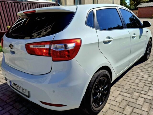 Белый Киа Рио, объемом двигателя 1.6 л и пробегом 185 тыс. км за 7899 $, фото 2 на Automoto.ua