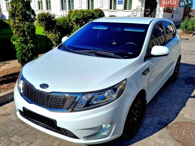 Білий Кіа Ріо, об'ємом двигуна 1.6 л та пробігом 185 тис. км за 7899 $, фото 8 на Automoto.ua