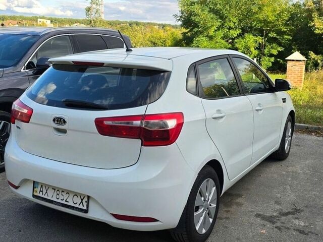 Белый Киа Рио, объемом двигателя 1.6 л и пробегом 299 тыс. км за 5800 $, фото 3 на Automoto.ua