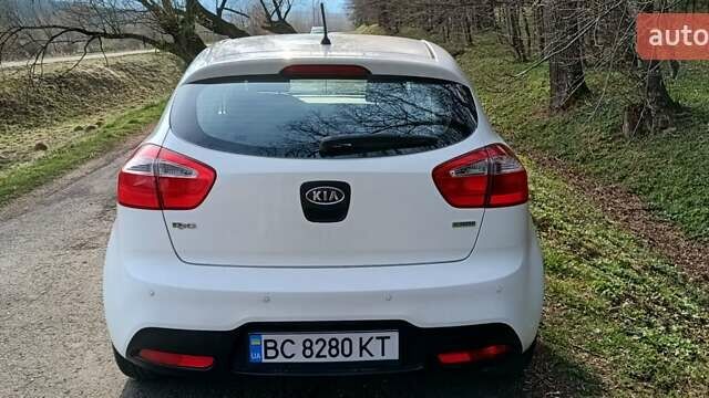 Белый Киа Рио, объемом двигателя 1.1 л и пробегом 210 тыс. км за 6300 $, фото 18 на Automoto.ua