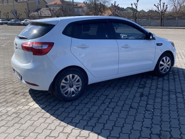 Белый Киа Рио, объемом двигателя 1.4 л и пробегом 102 тыс. км за 6800 $, фото 6 на Automoto.ua