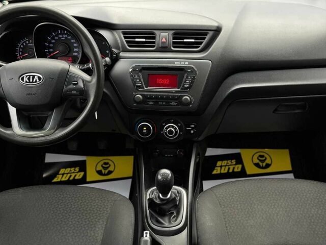 Білий Кіа Ріо, об'ємом двигуна 1.4 л та пробігом 200 тис. км за 6900 $, фото 10 на Automoto.ua