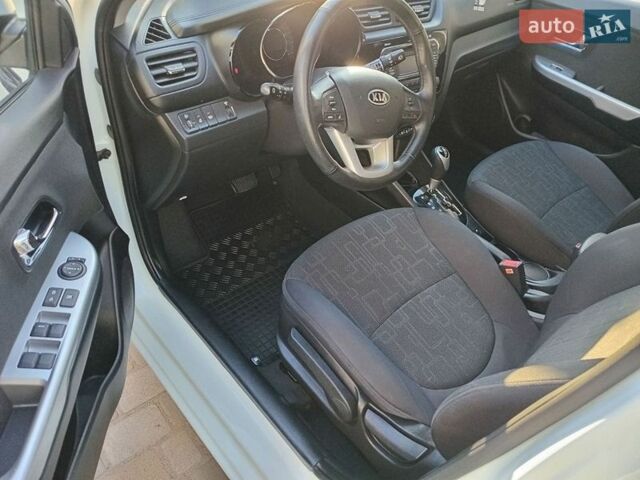 Белый Киа Рио, объемом двигателя 1.6 л и пробегом 28 тыс. км за 9500 $, фото 15 на Automoto.ua