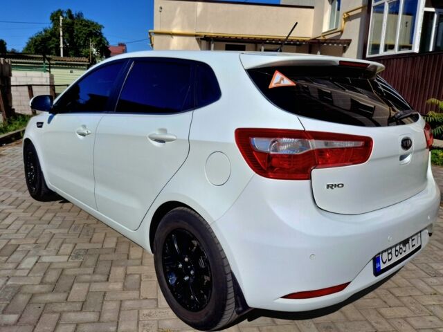 Белый Киа Рио, объемом двигателя 1.6 л и пробегом 185 тыс. км за 7899 $, фото 4 на Automoto.ua
