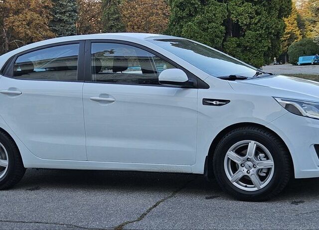 Белый Киа Рио, объемом двигателя 1.4 л и пробегом 105 тыс. км за 6300 $, фото 4 на Automoto.ua