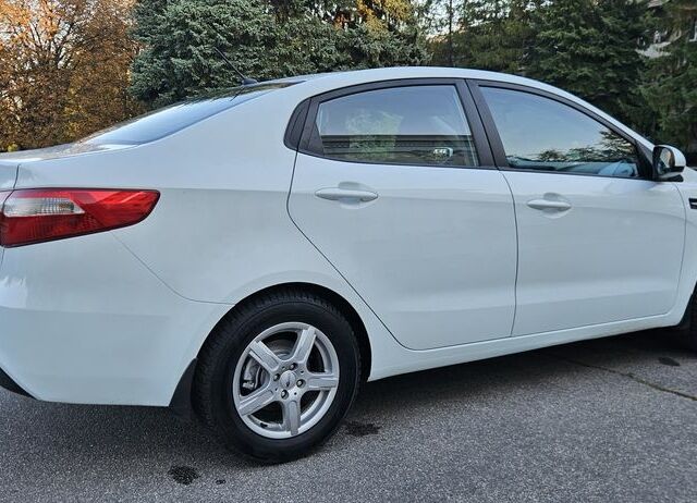 Белый Киа Рио, объемом двигателя 1.4 л и пробегом 105 тыс. км за 6300 $, фото 6 на Automoto.ua