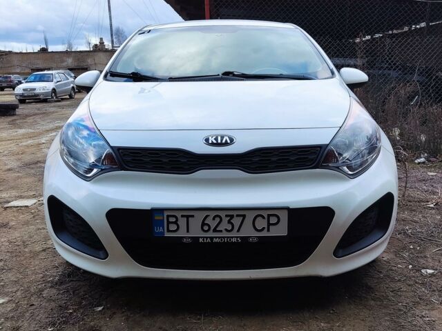 Білий Кіа Ріо, об'ємом двигуна 1.6 л та пробігом 202 тис. км за 7500 $, фото 6 на Automoto.ua