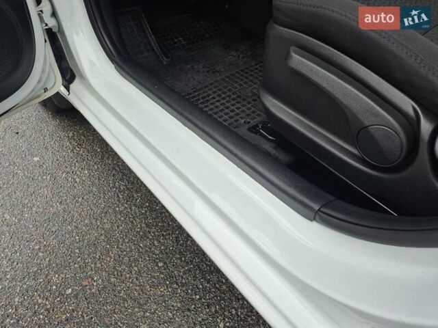 Білий Кіа Ріо, об'ємом двигуна 1.4 л та пробігом 132 тис. км за 8800 $, фото 39 на Automoto.ua