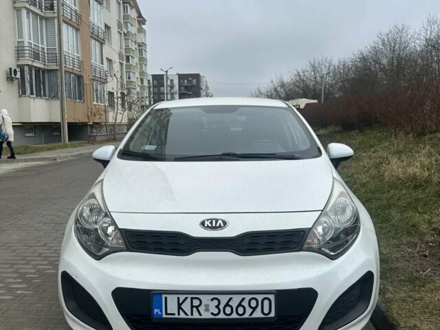 Белый Киа Рио, объемом двигателя 0 л и пробегом 190 тыс. км за 5000 $, фото 1 на Automoto.ua